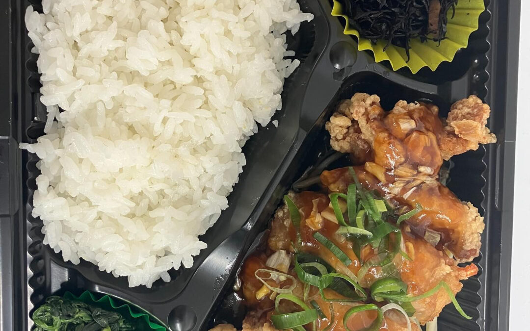 油淋鶏(ユーリンチー)は、中華料理の中でも特に人気のある一品
